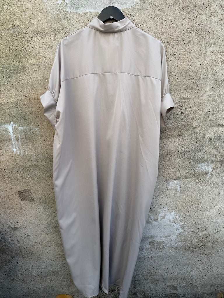 By Engbork Belle 9905 kjole lang sand