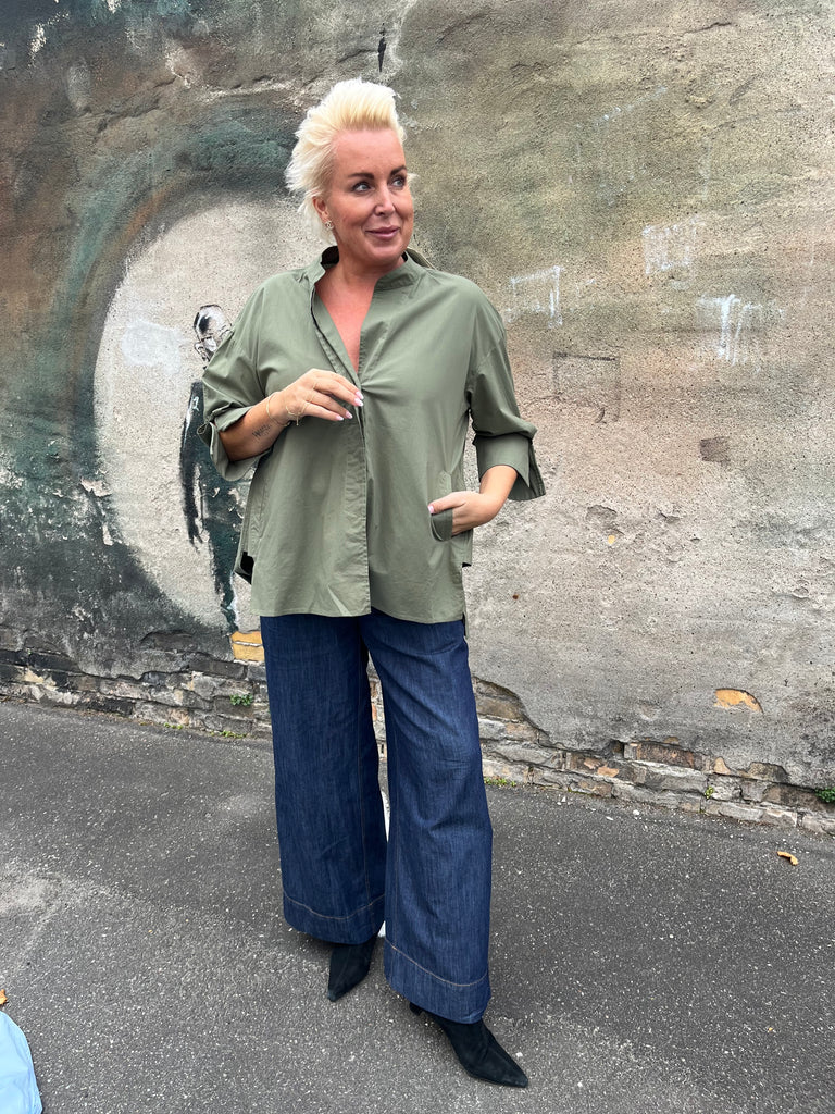 WAUW Luna shirt shoot for the stars olive