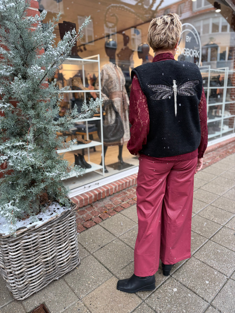 Qnuz 9112 Fake leather pants burgundy