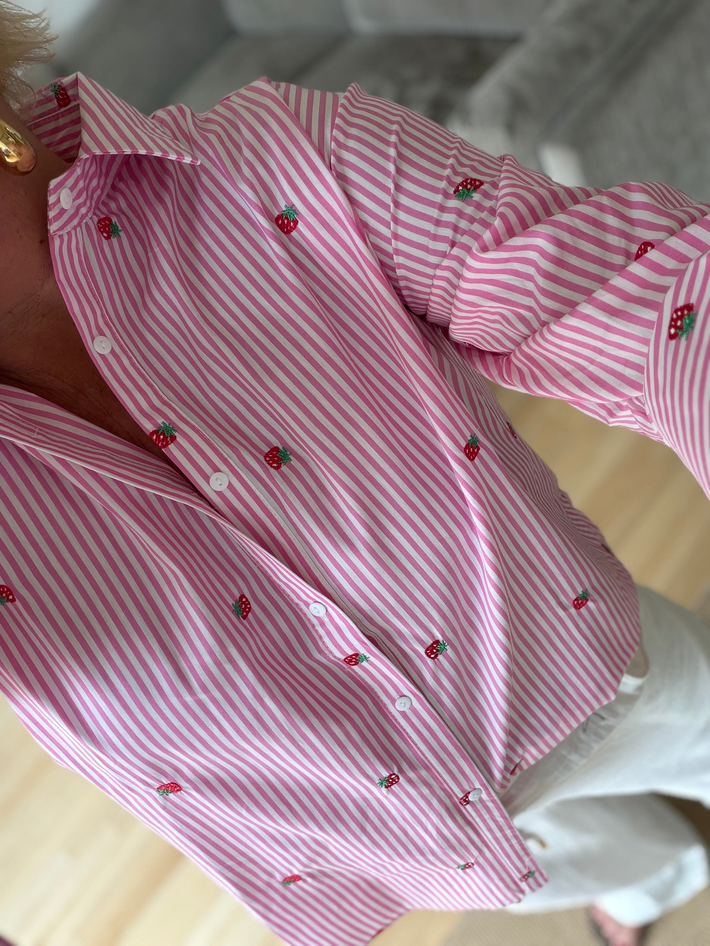 QNUZ 9277 Strawberry shirt bublegum