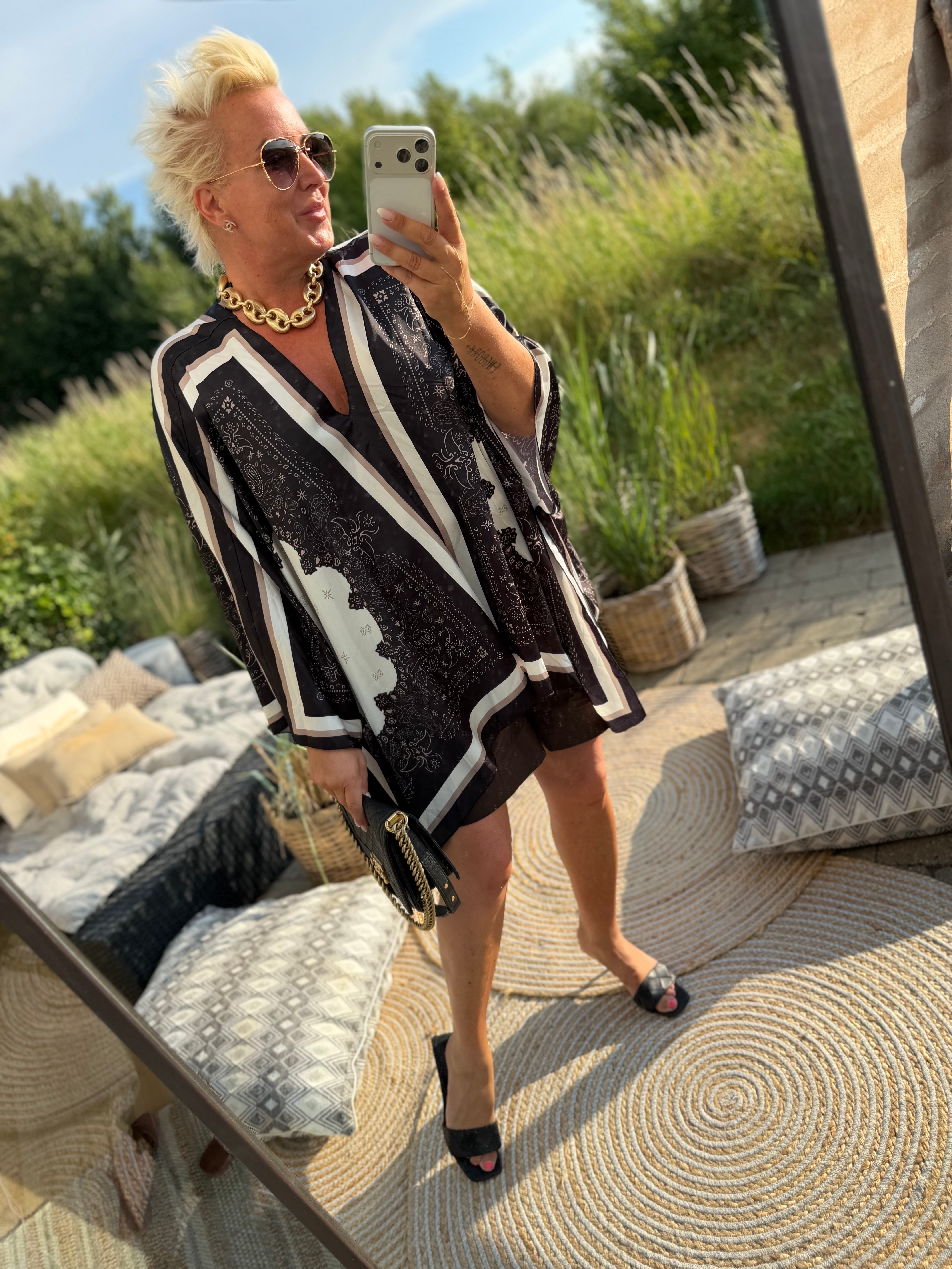 Casablanca summer poncho black