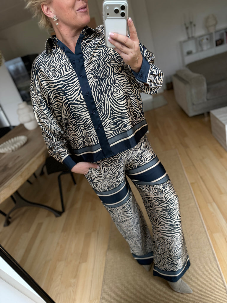 Love & Divine love1393-1 shirt navy zebra