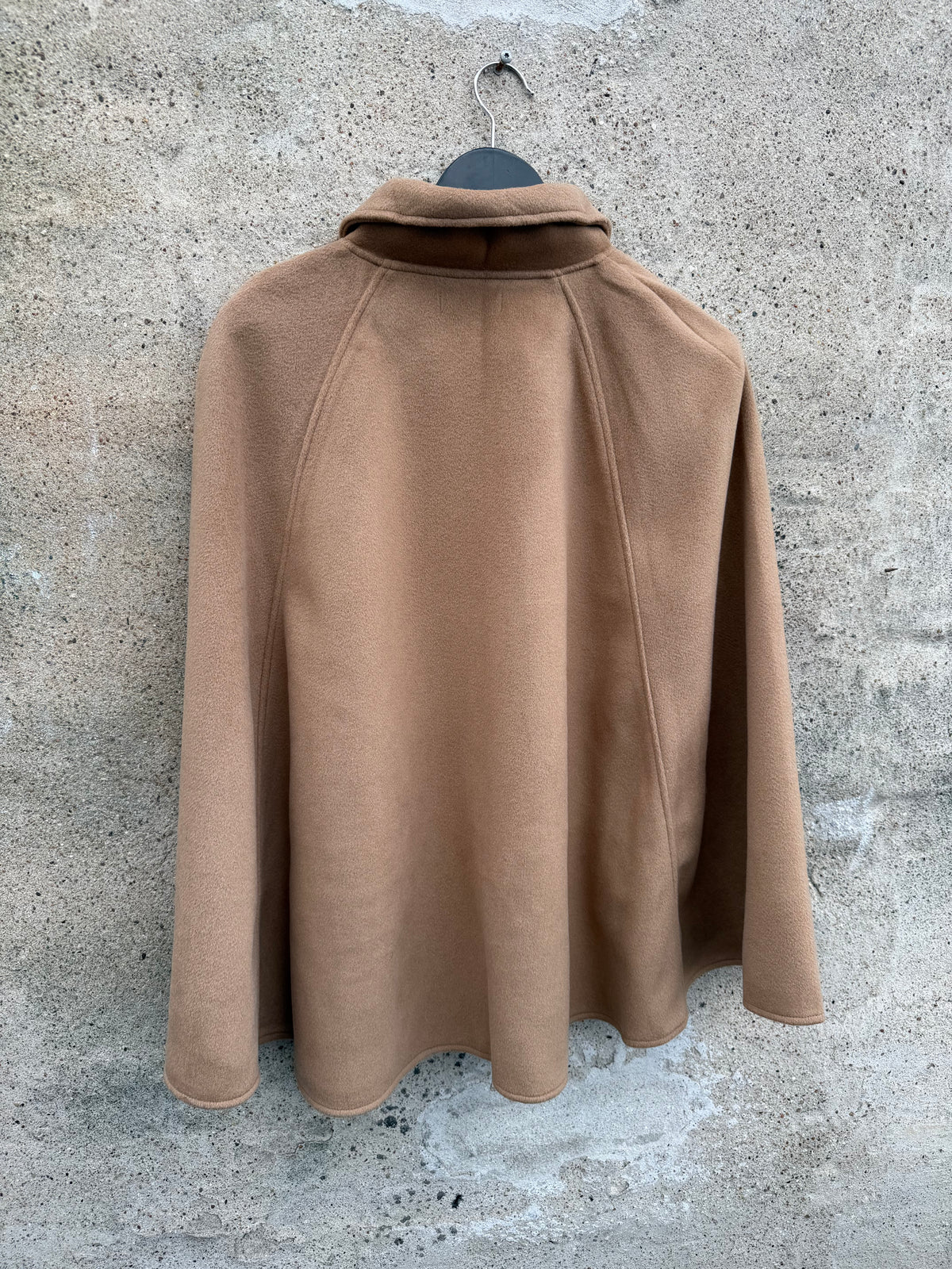 Camelia Cape camel