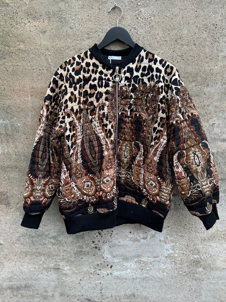 By Engbork Say bomber leo paisley camel