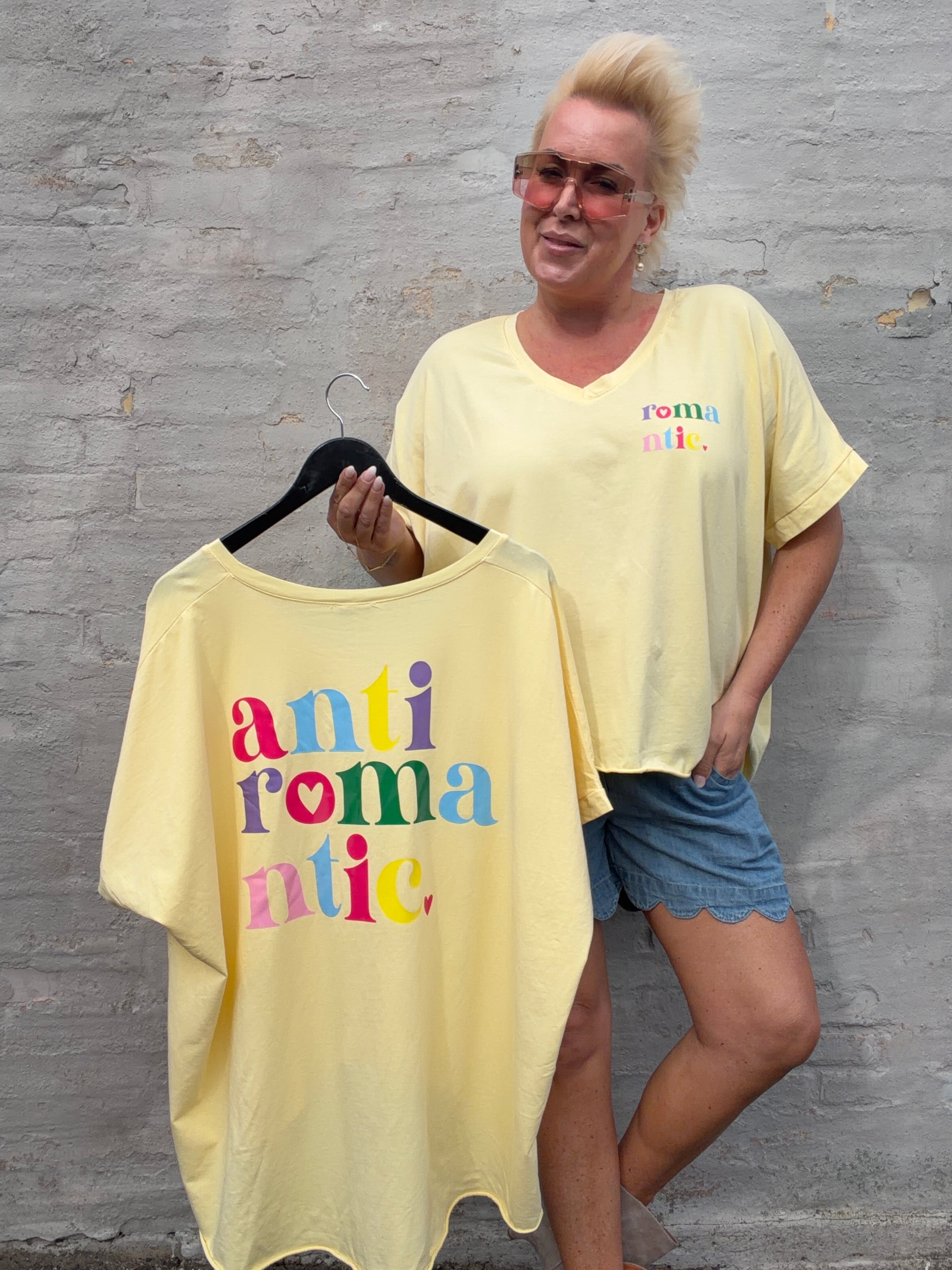 Romantic oversize T-shirt yellow