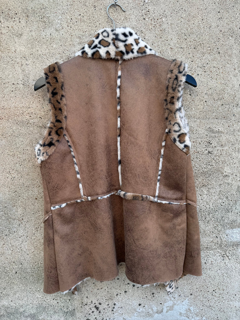 By Engbork Milo fake faux vest leo camel