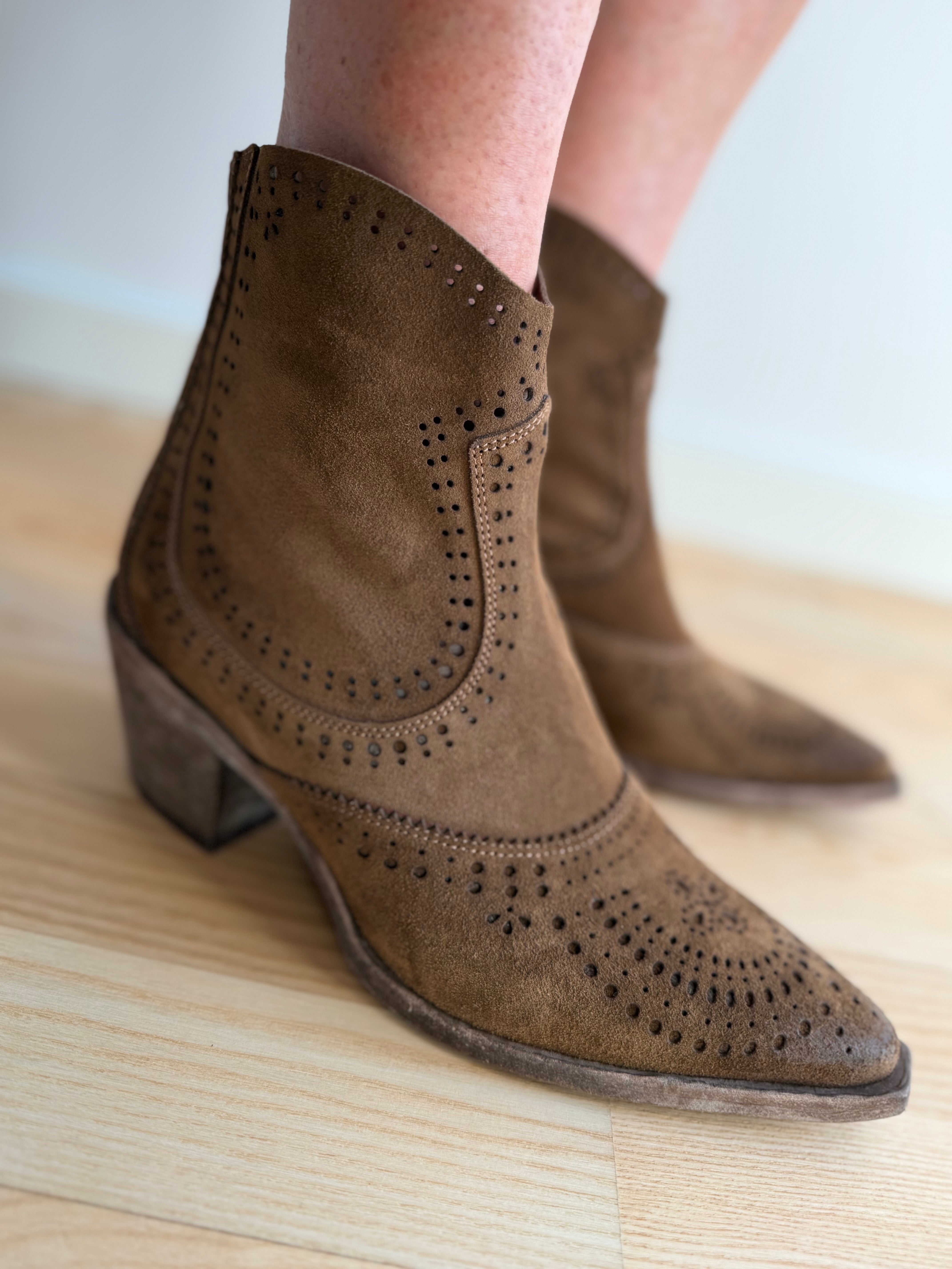 BUKELA Napoli støvle suede wood