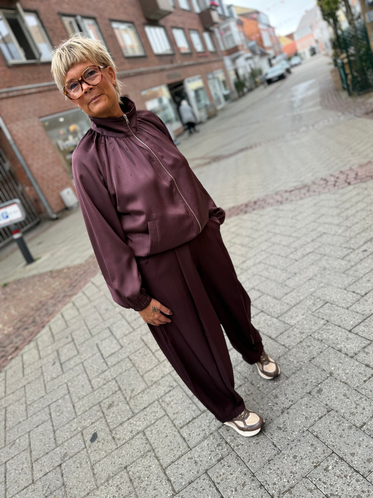 Love & Divine love1615 pants dark berry