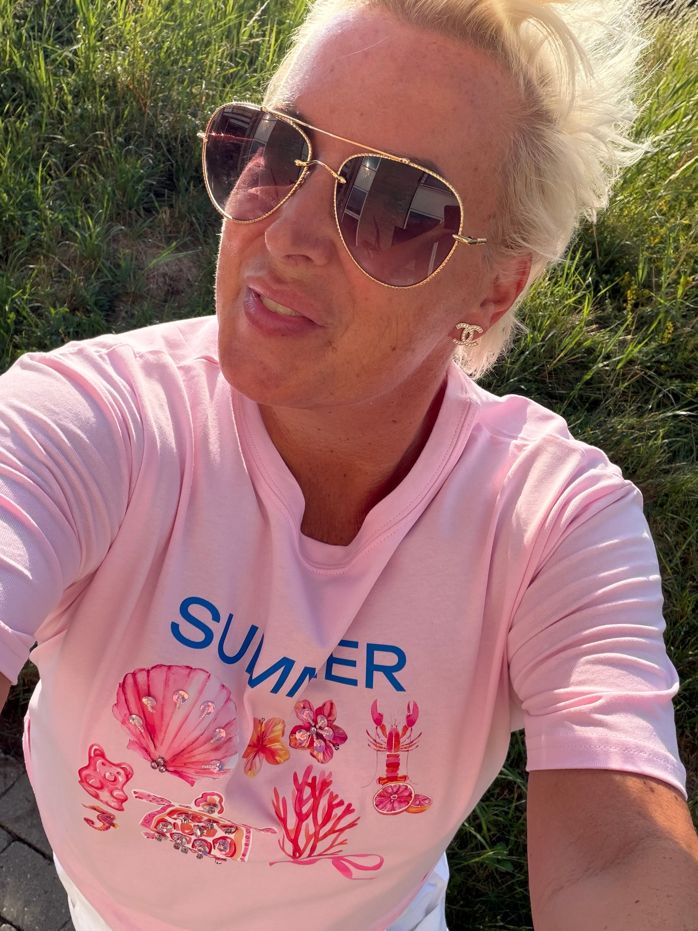 Summer T-shirt lobster sequins light pink