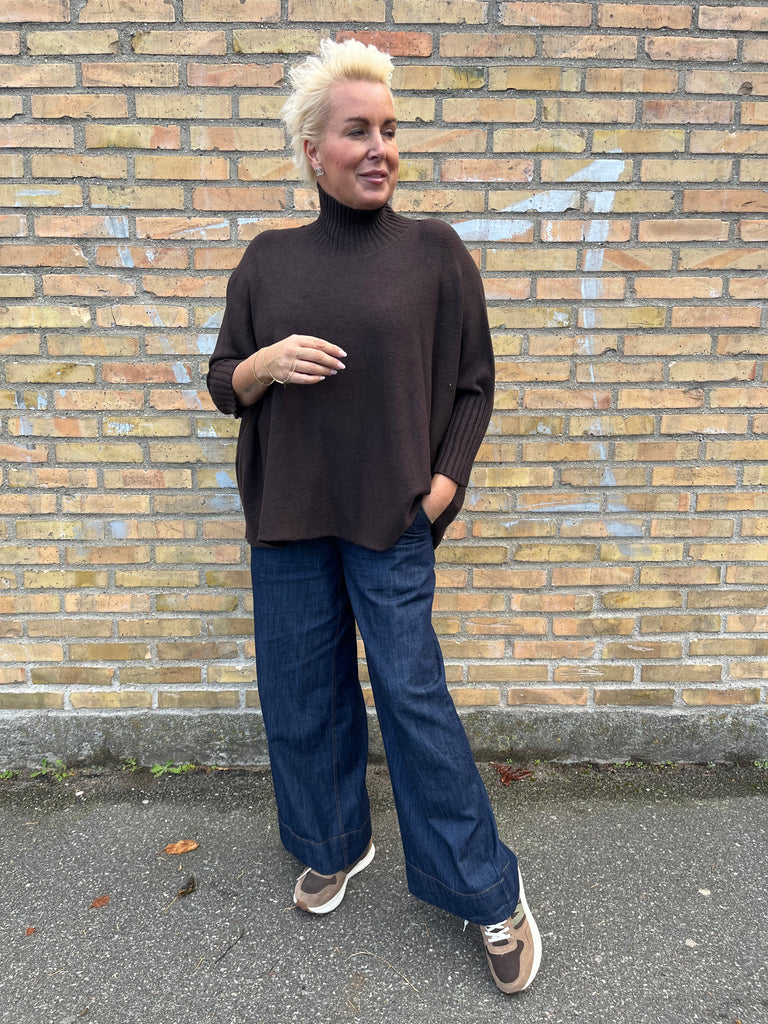 By Engbork Joy strik brown