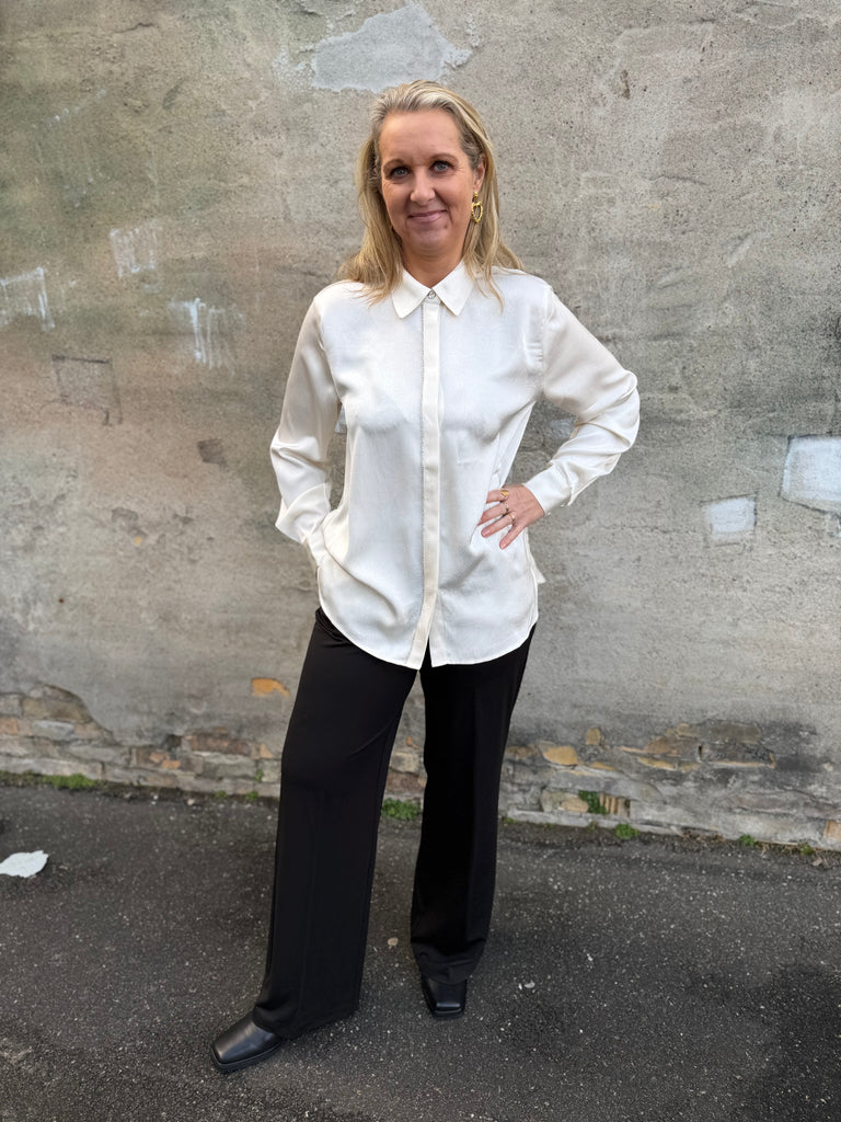 Love & Divine love1474 shirt cream