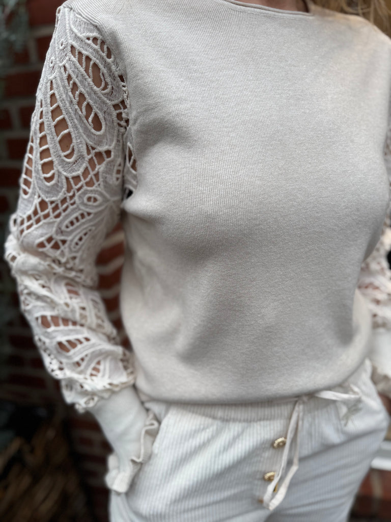 By Engbork Lady knit lace cream