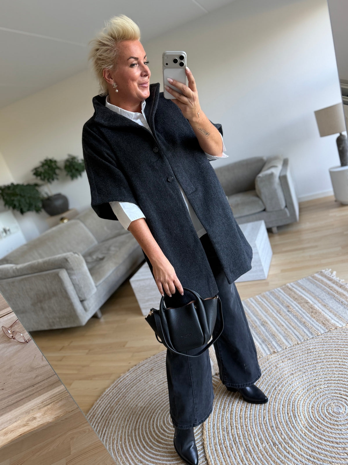 Sofie Schnoor S263400 Palomina cape dark grey