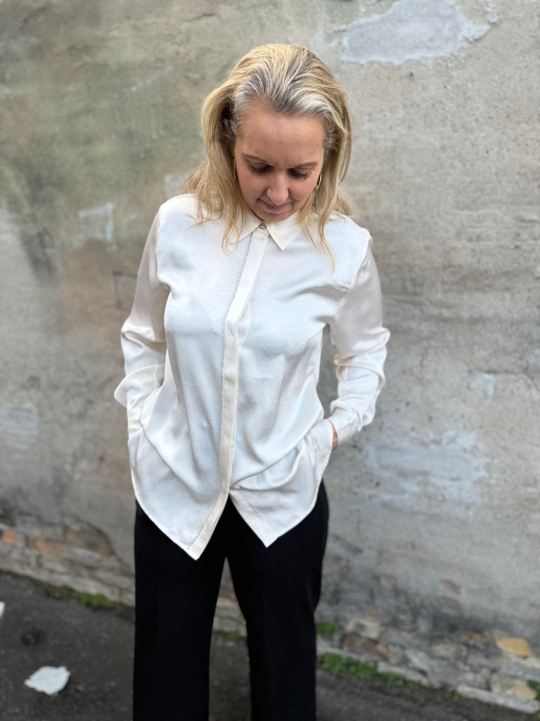 Love & Divine love1474 shirt cream