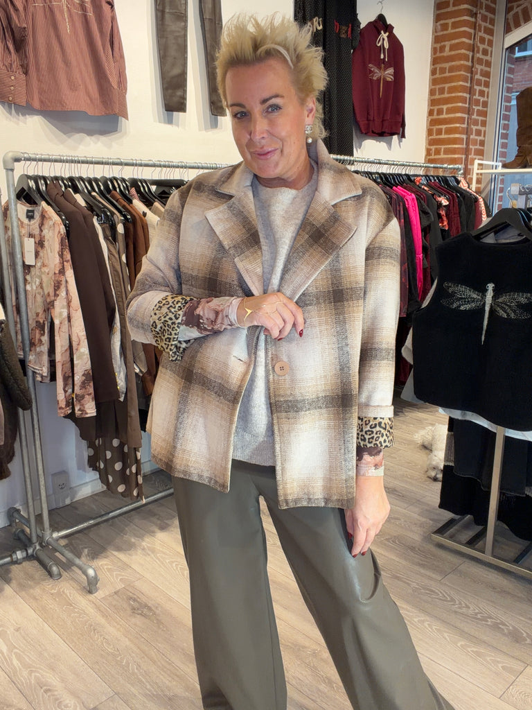 By Engbork Nelly jakke tern