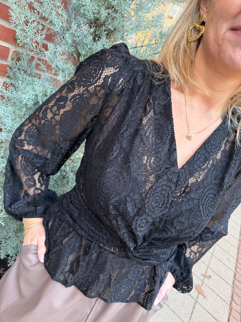 Liberte 22120 Tiki LS twist blouse black lace