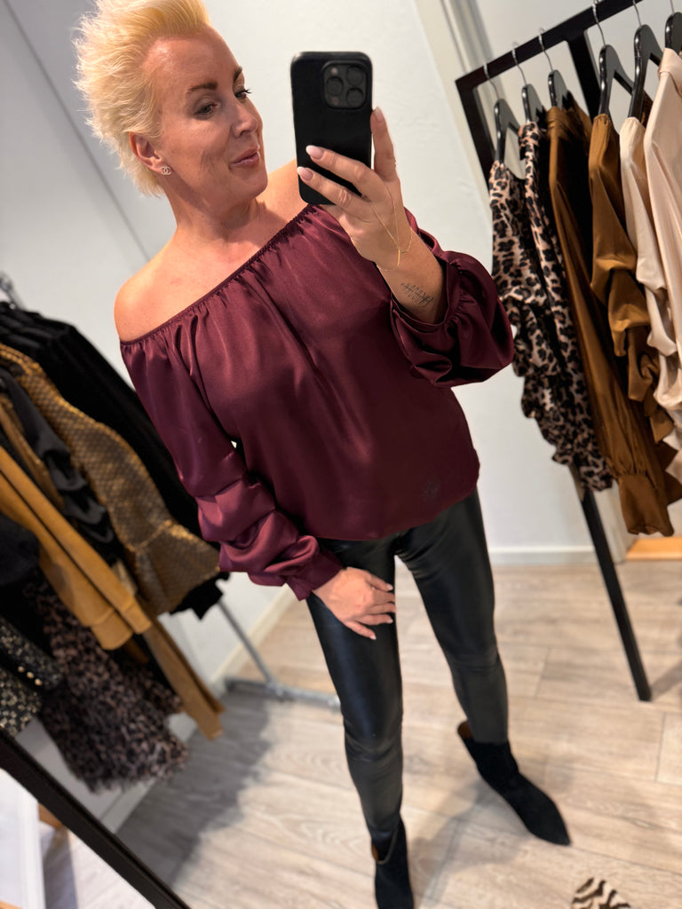 By Engbork Ofelia satin bluse bourgogne