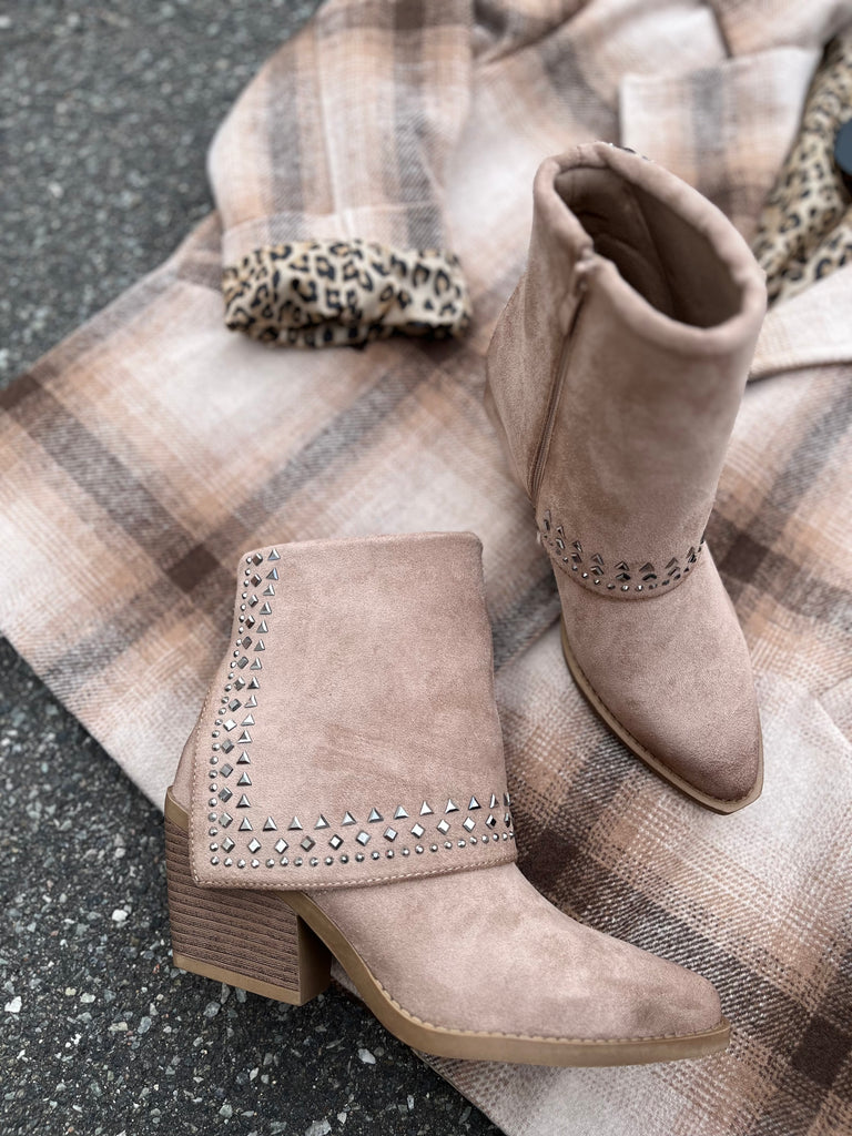 Duffy 94-26932 short boots beige