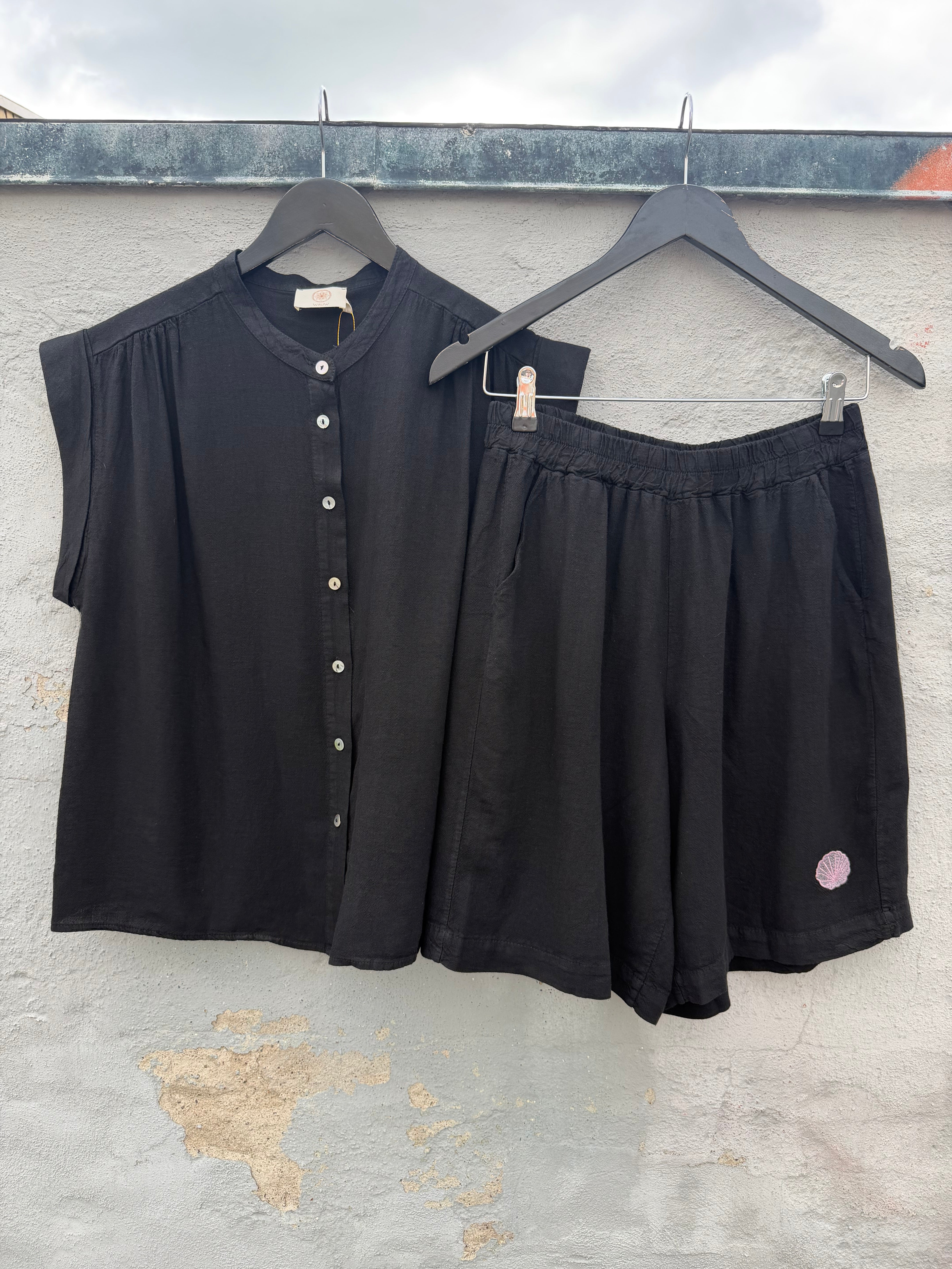 WAUW Seashell 10221 blouse black