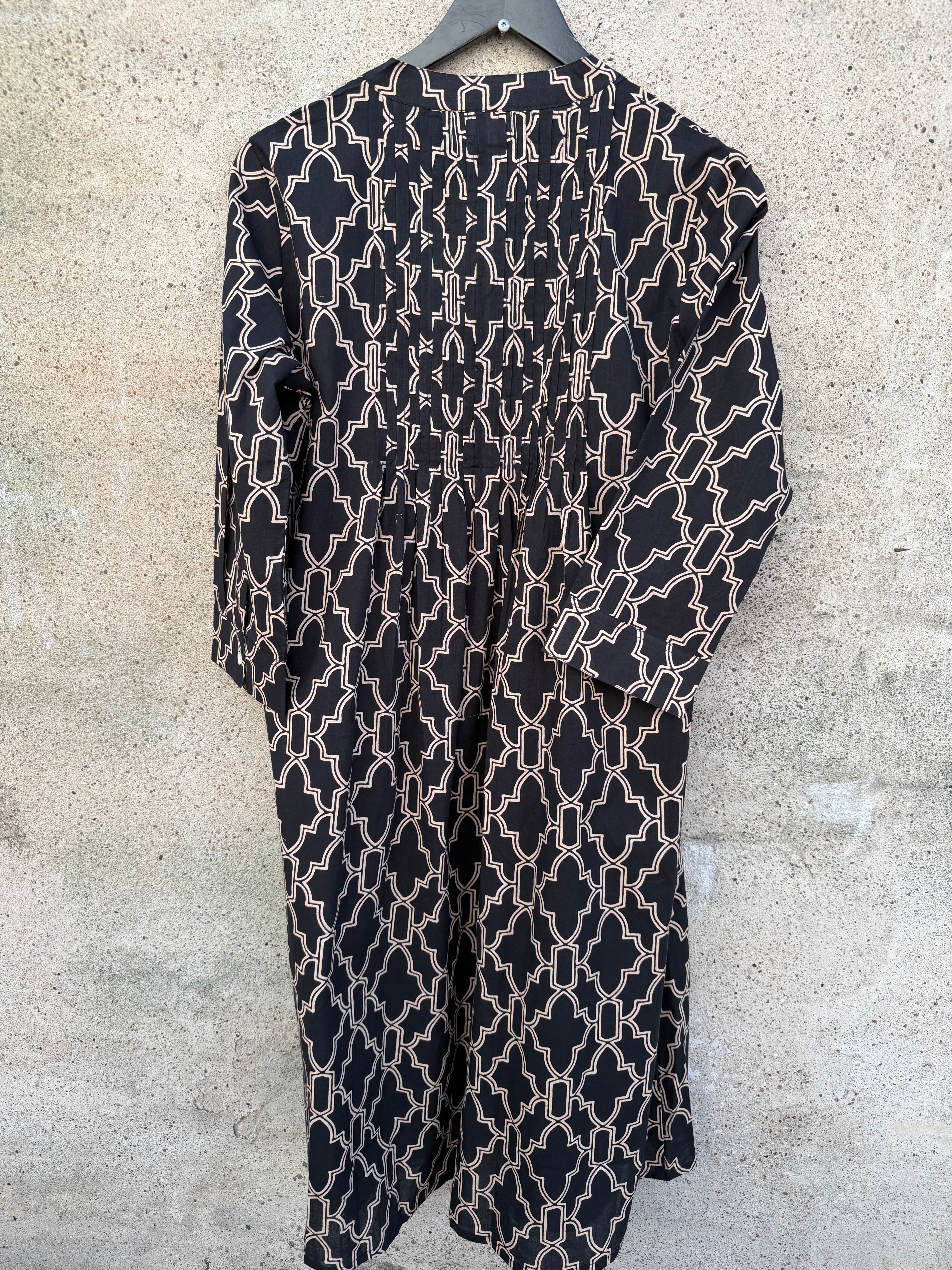 WAUW Torino 10207 dress black and beige