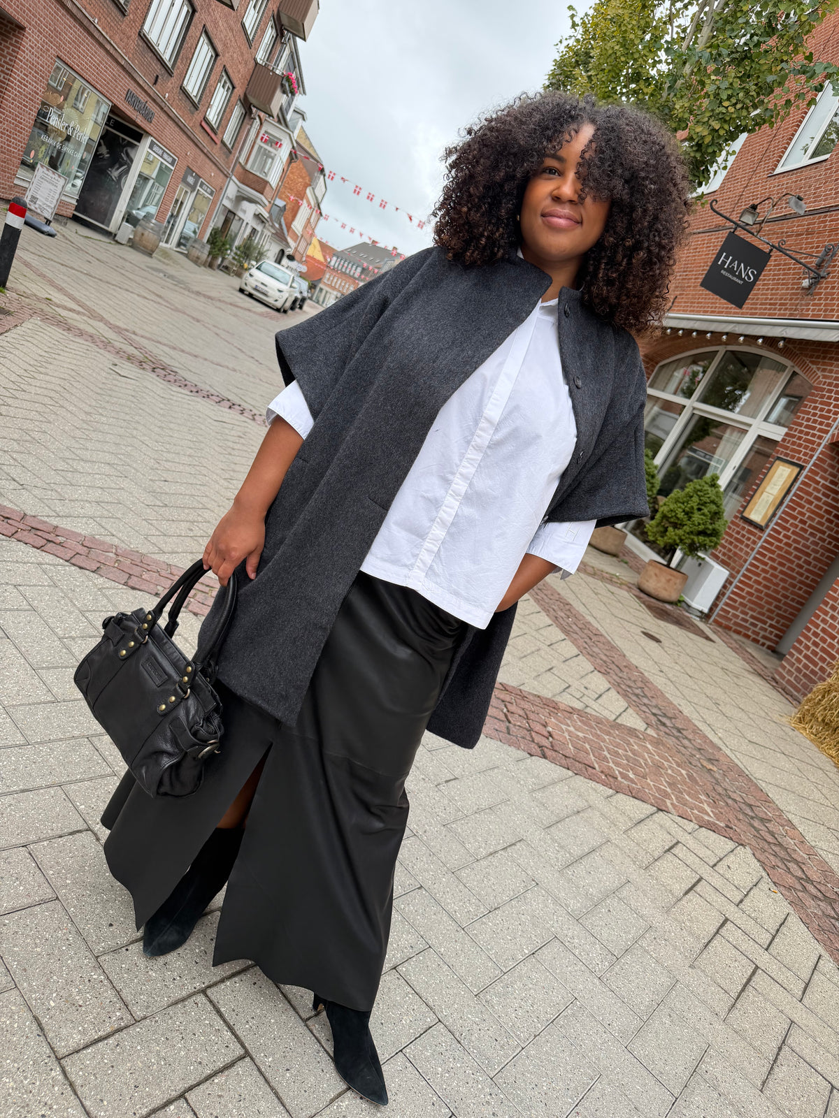 Sofie Schnoor S263400 Palomina cape dark grey
