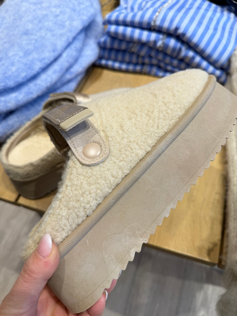 Qnuz 7752 sheep shoe beige