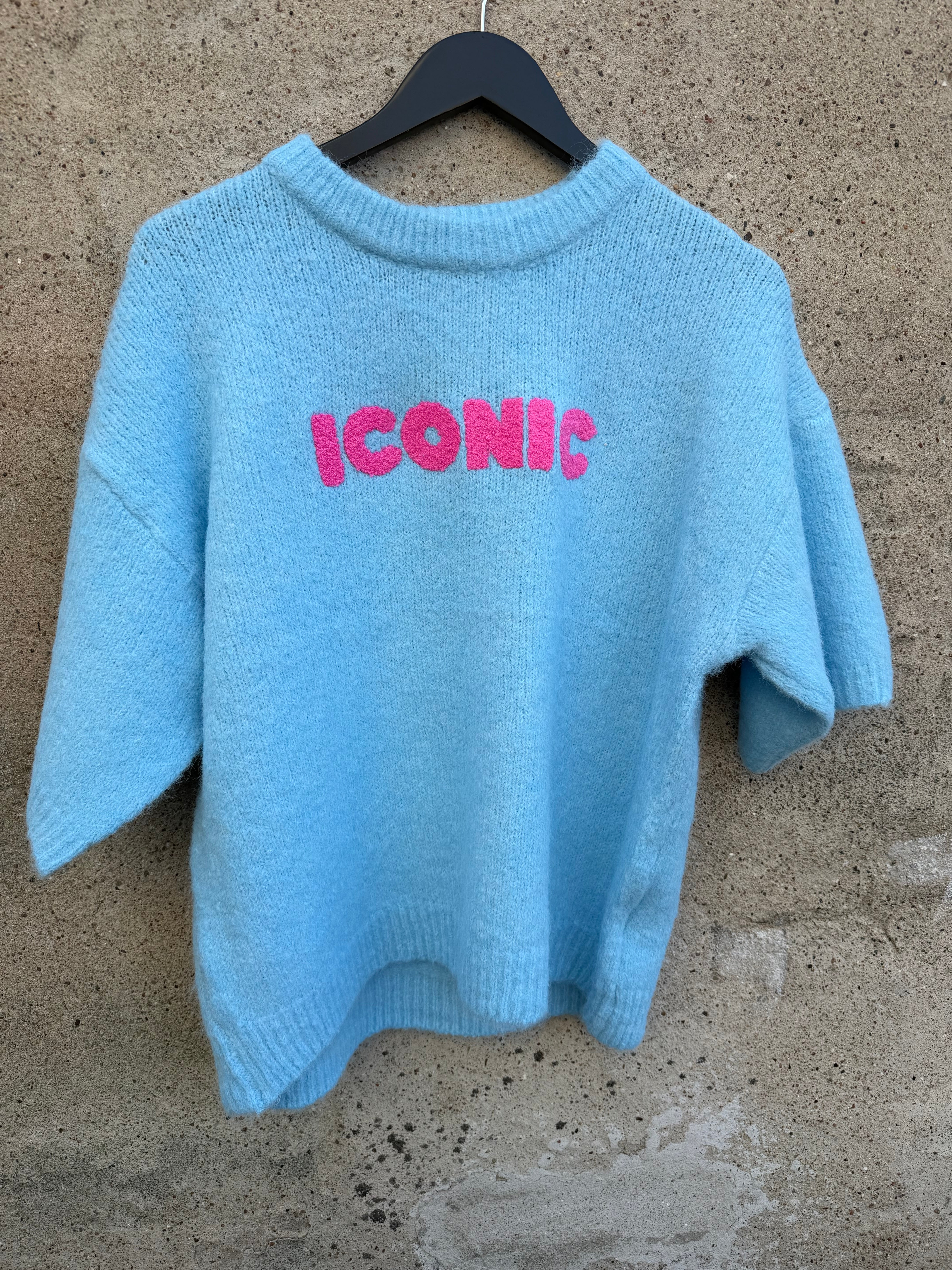 By Engbork iconic strik light blue