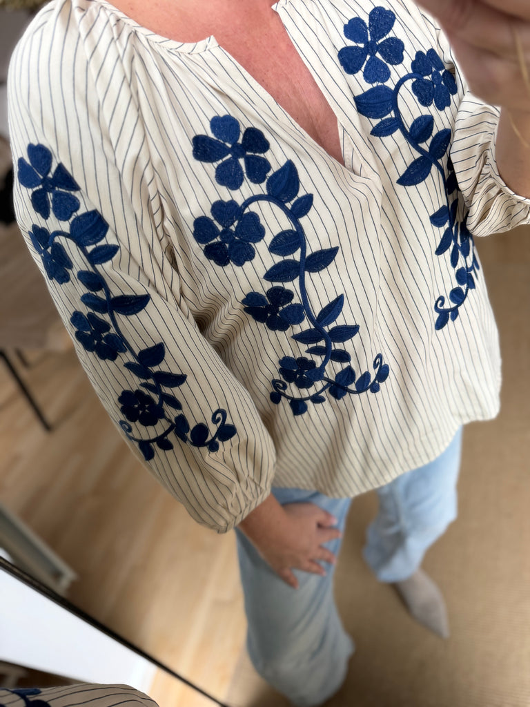 QNUZ 9274 Boheme shirt embrodery ecru