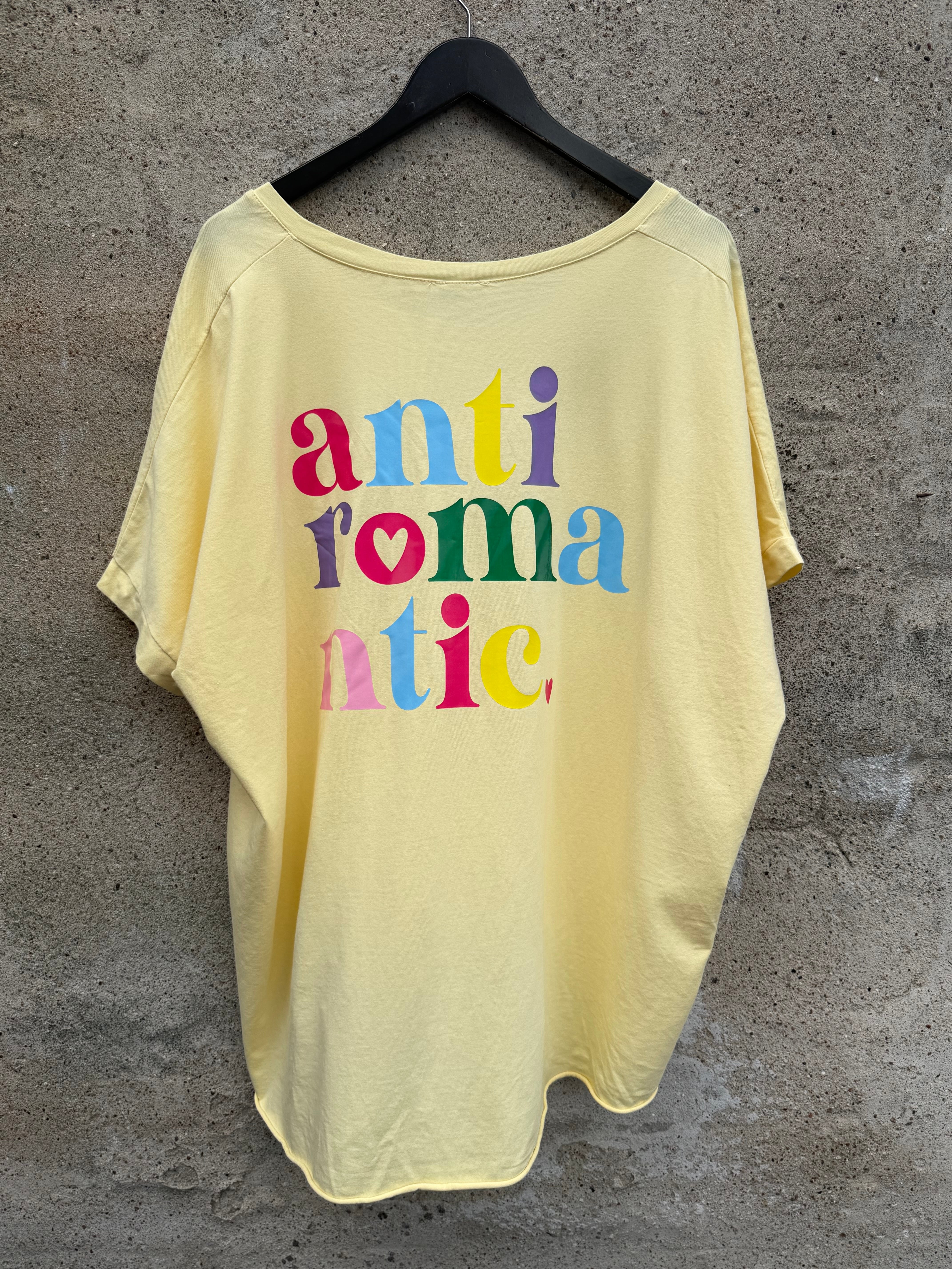 Romantic oversize T-shirt yellow