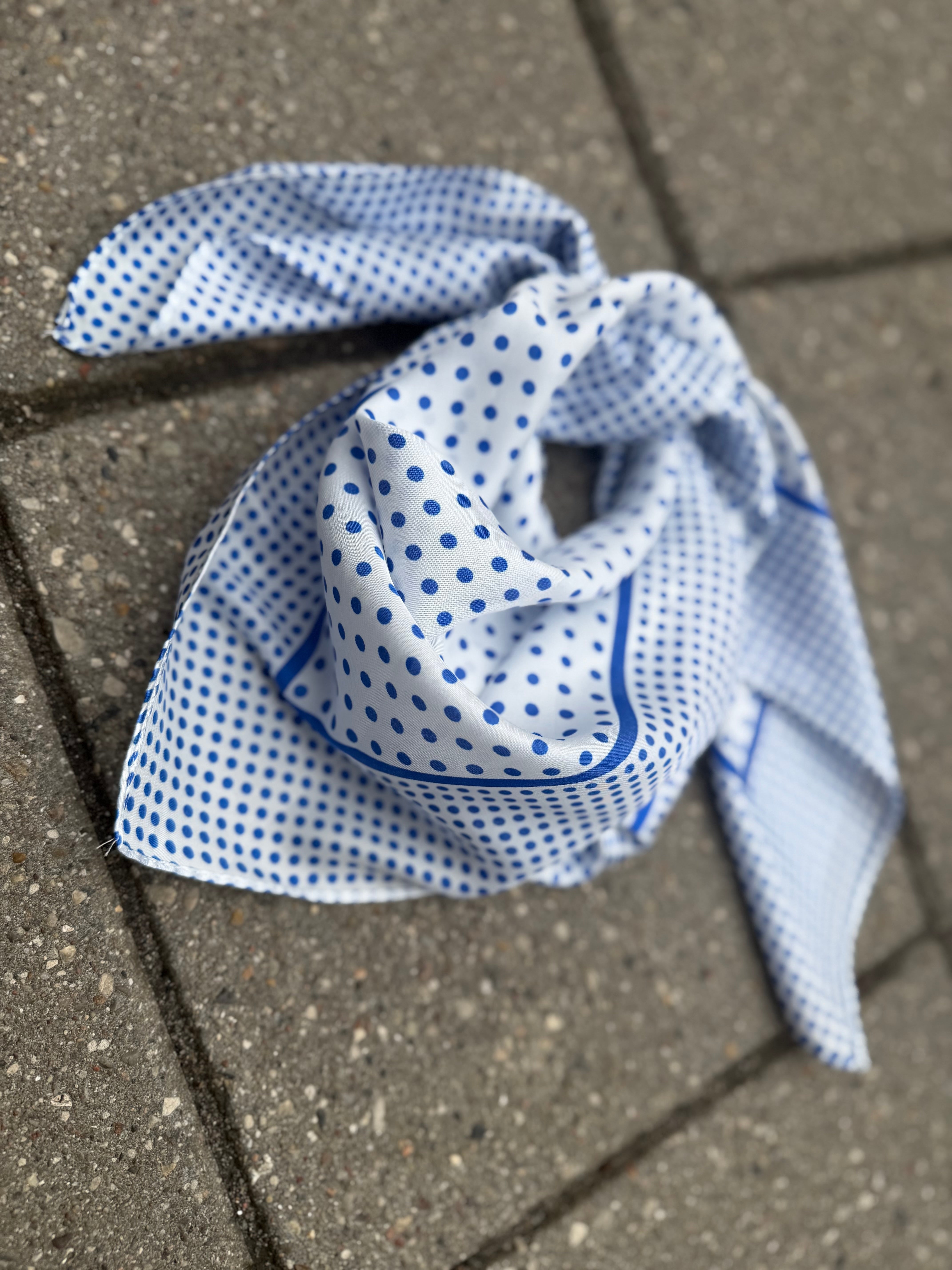 Dot tørklæde small dot white