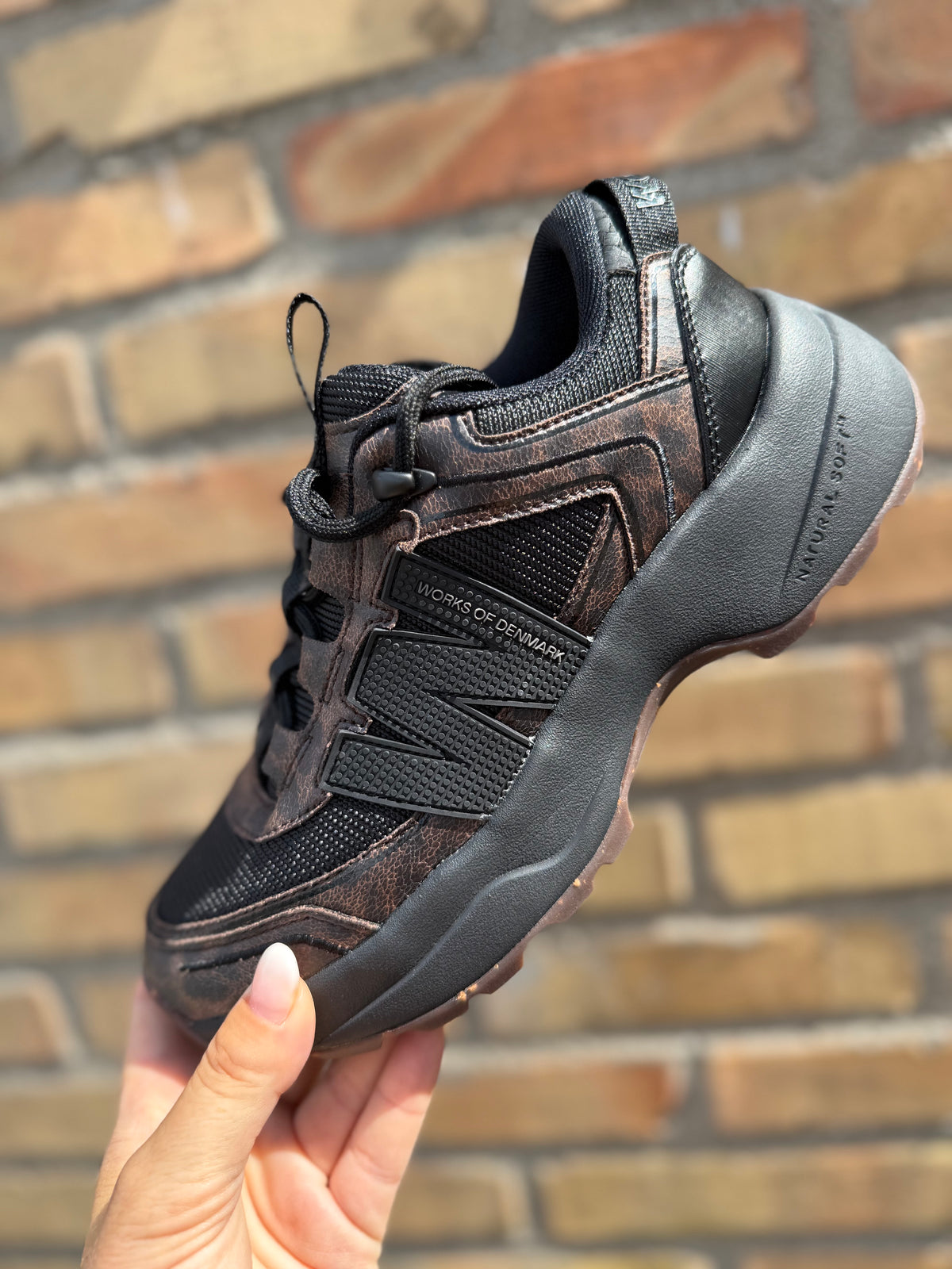 Woden WL002-546 Sif sneaker II leo dark leopard