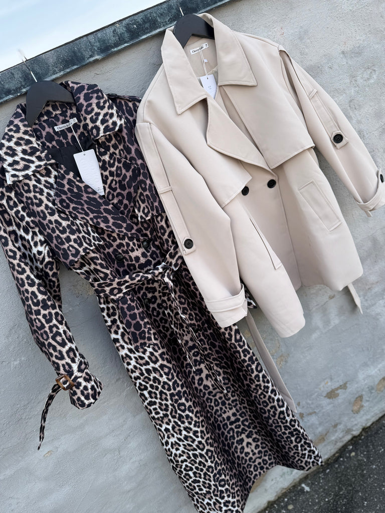 By Engbork Juliet short trench coat sand