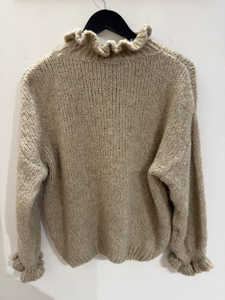 By Engbork Kaya strik high frill sand