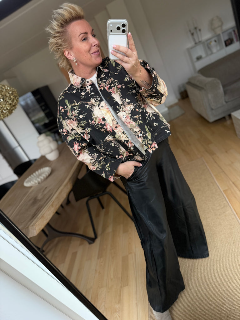 Sofie Schnoor S261125 Amaya boxy jacket flower