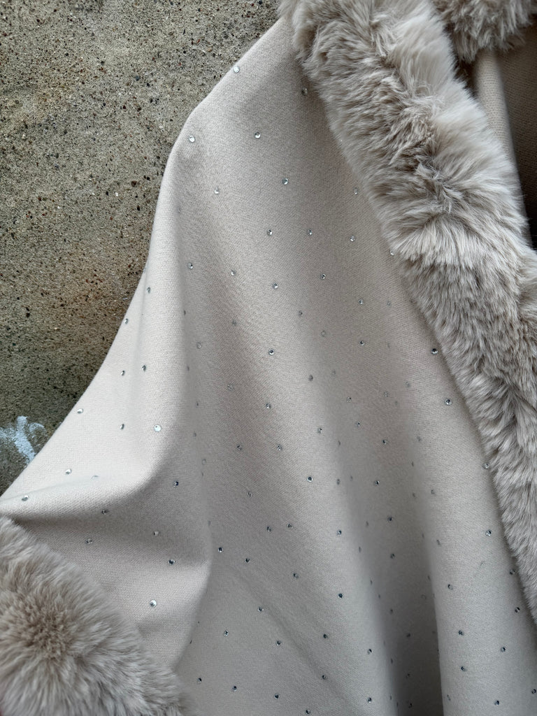 By Engbork Melanie strik poncho sand