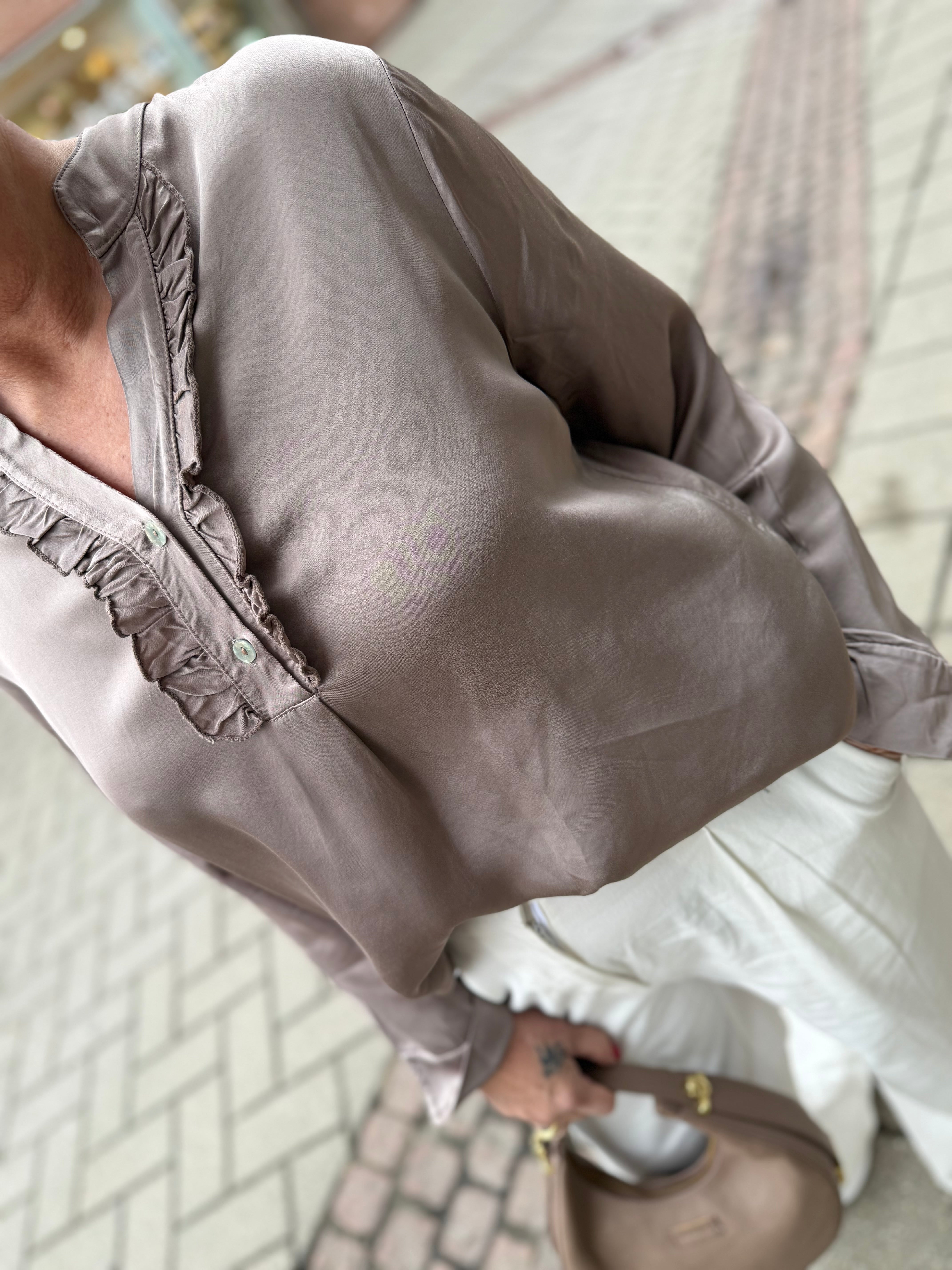 Boho Love B1308 silk skjorte taupe