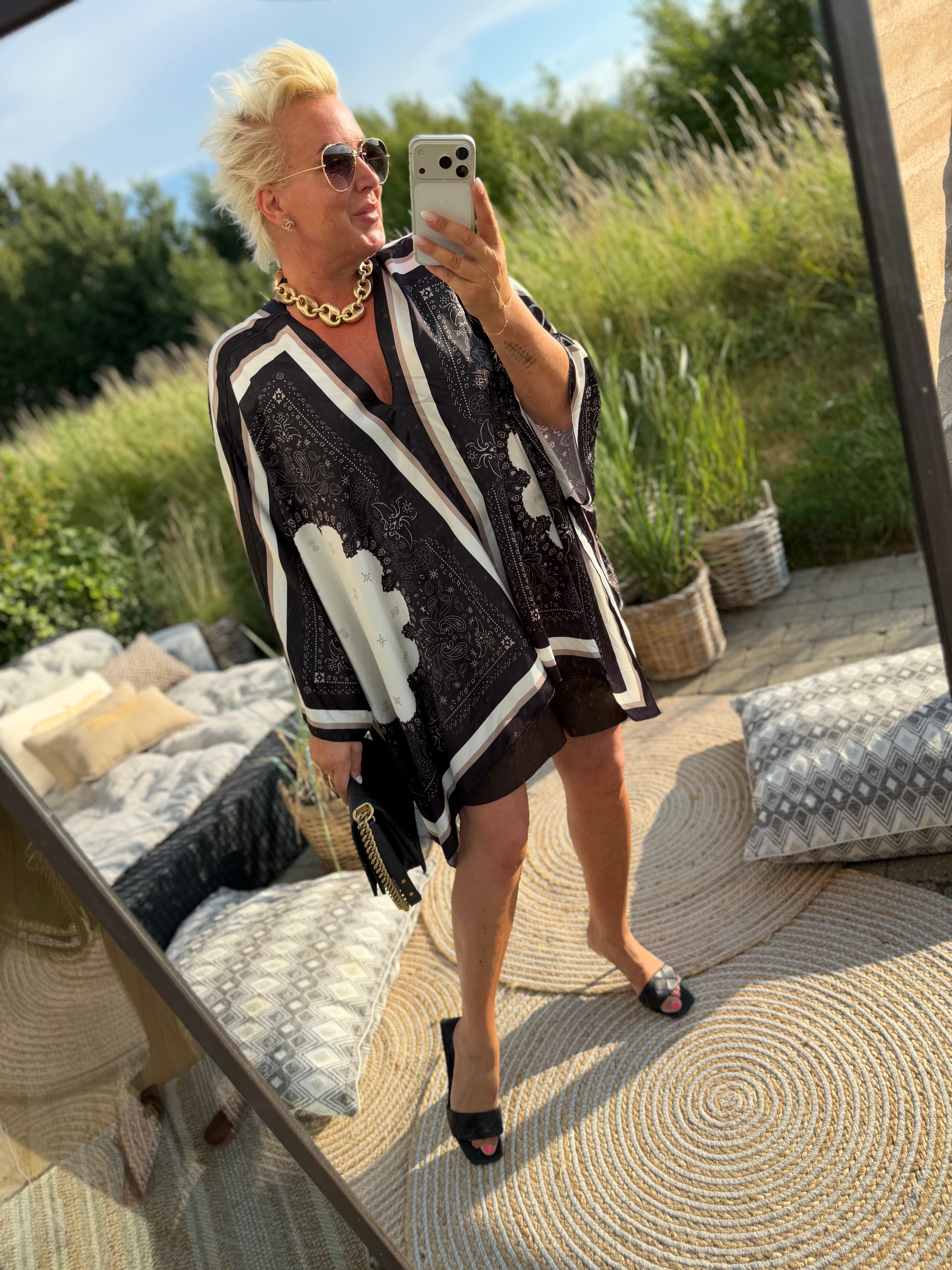 Casablanca summer poncho black