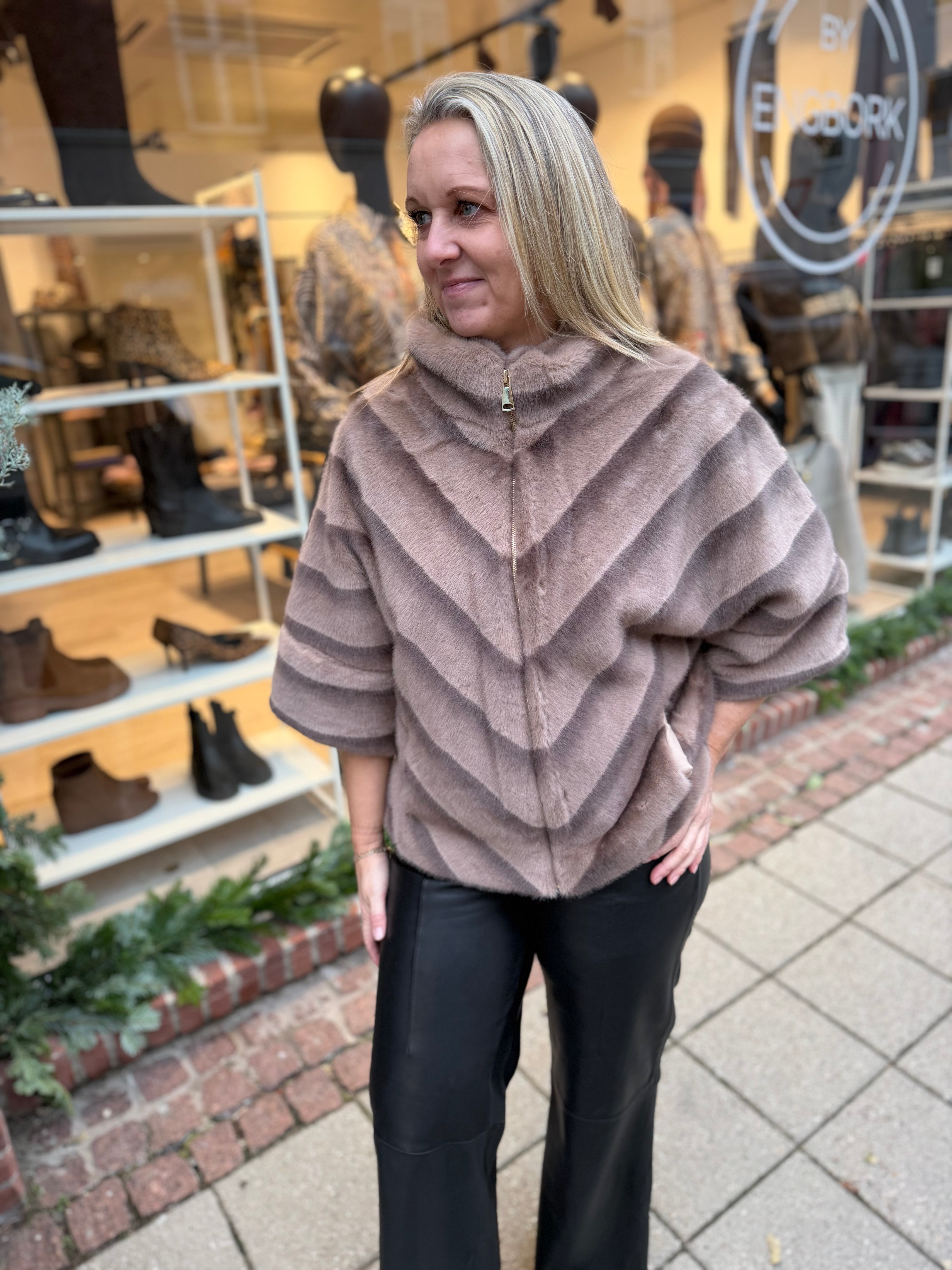 By Engbork Marilyn fake fur jakke taupe