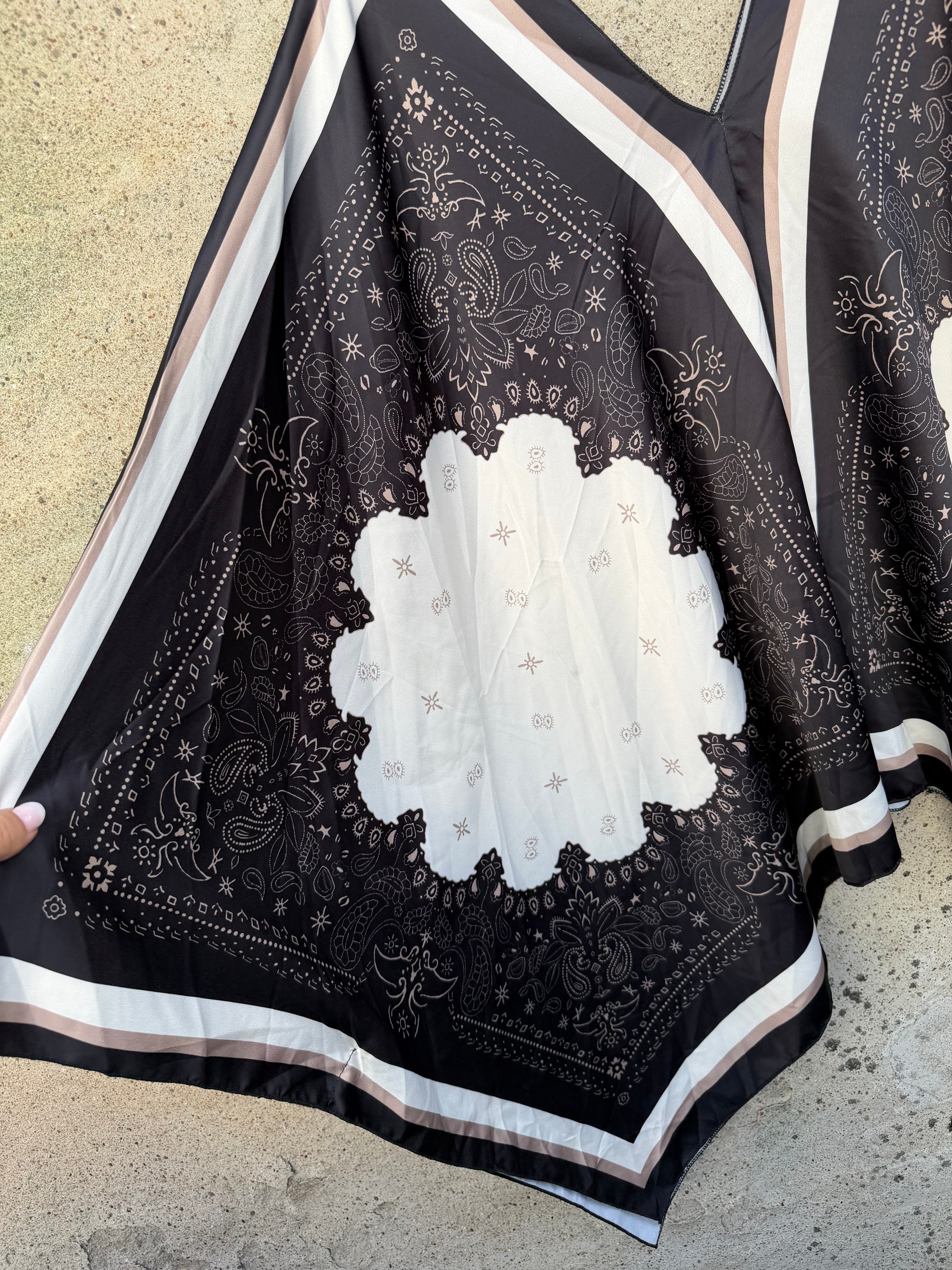 Casablanca summer poncho black