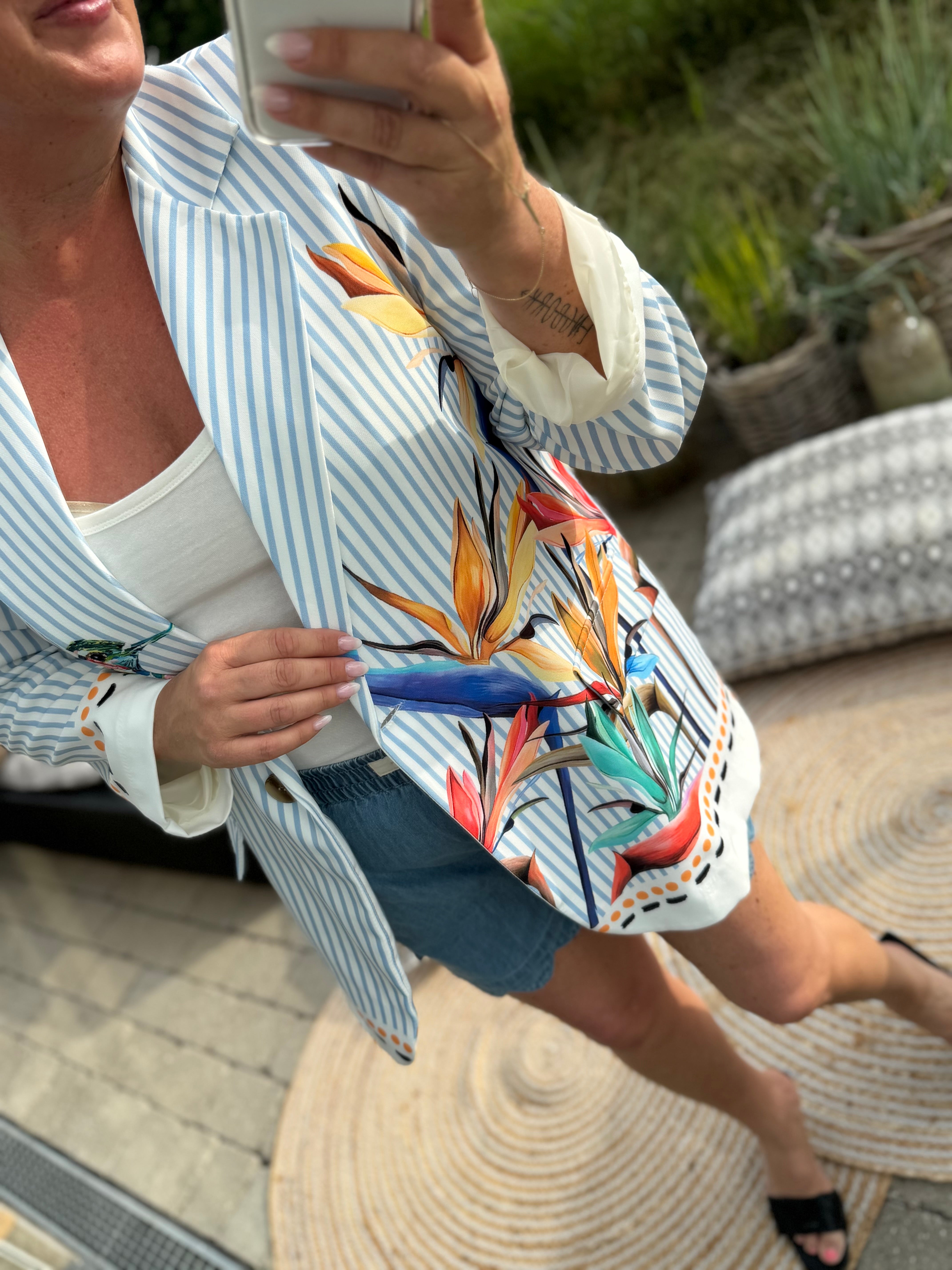 By Engbork Humming bird blazer stripe