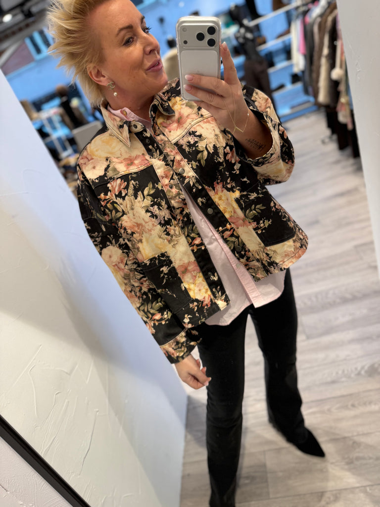 Sofie Schnoor S261125 Amaya boxy jacket flower