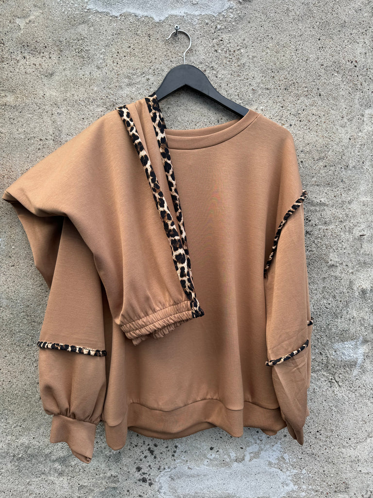 By Engbork Cosy sweat + buks camel leo