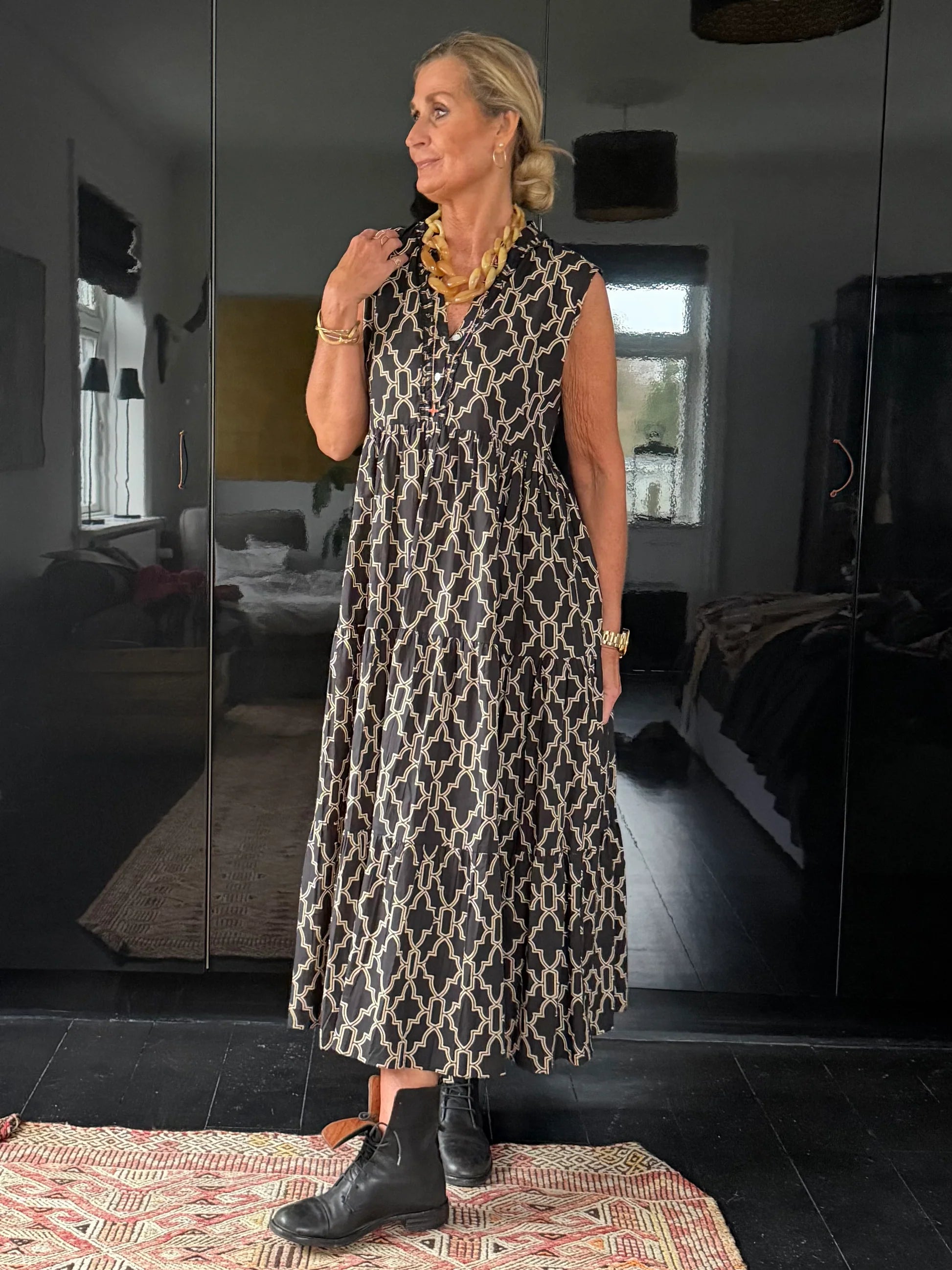 WAUW Geisha dress black and beige
