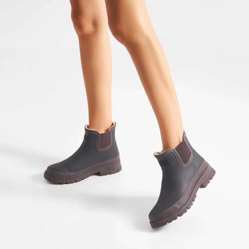 Woden W765 Liv waterproof warm black brown