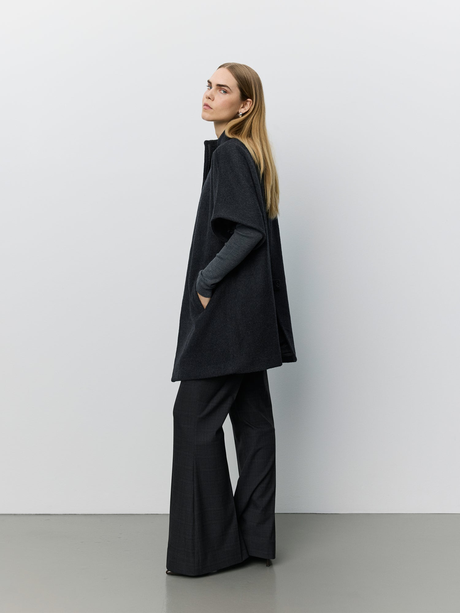 Sofie Schnoor S263400 Palomina cape dark grey