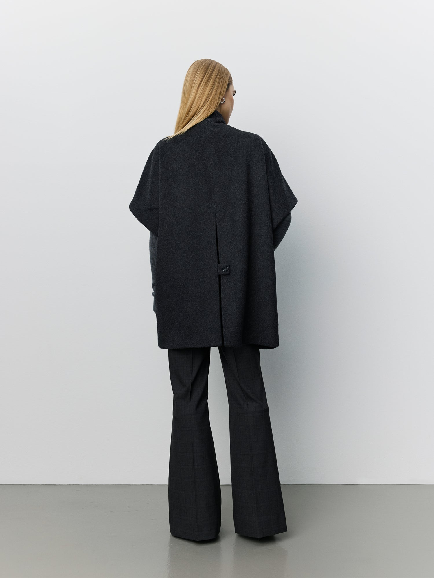Sofie Schnoor S263400 Palomina cape dark grey