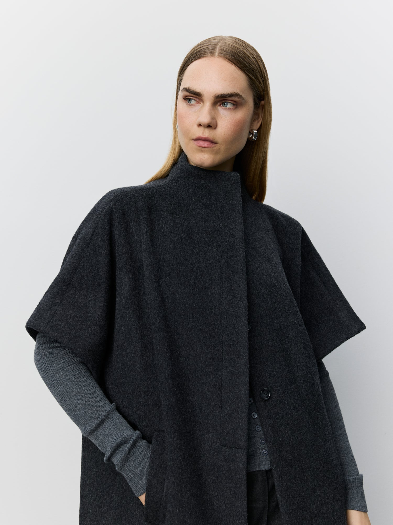 Sofie Schnoor S263400 Palomina cape dark grey