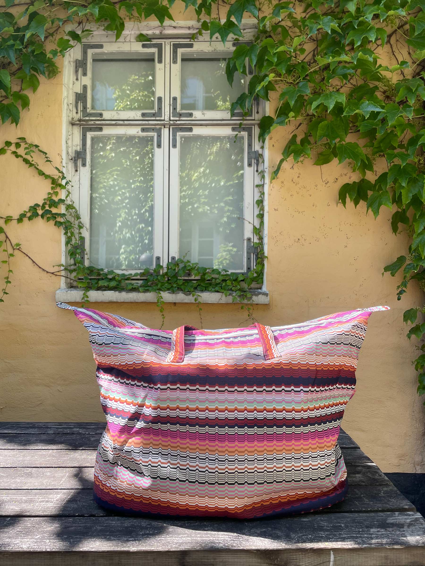 WAUW Milan travel bag print