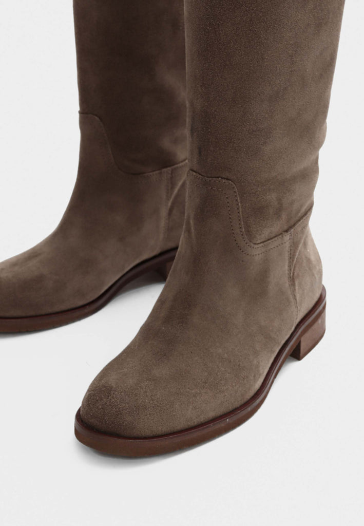 BUKELA Etta lang støvle suede taupe