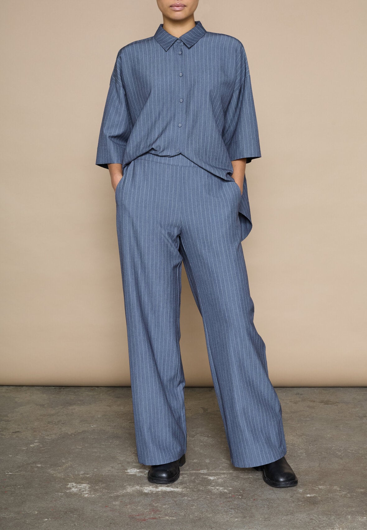 Love & Divine love1024-58 stripe pants pin
